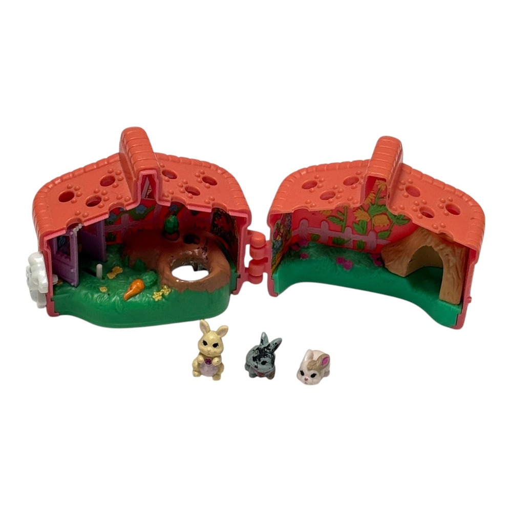 Littlest Pet Shop Vintage Hop 'N Go Bunnies with Garden Hutch 1995 3 Bunnies